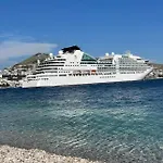 Lucky Sarandë